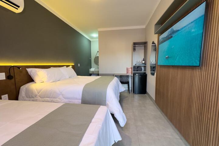 Room 6 of 33