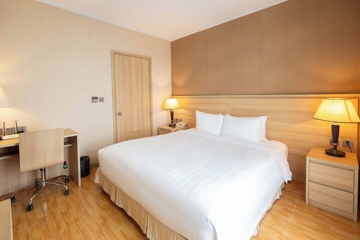 Room 16 of 184