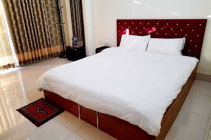 Room 14 of 64