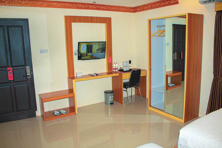 Room 30 of 108
