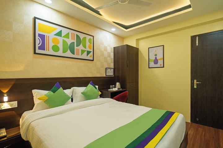 Room 18 of 34
