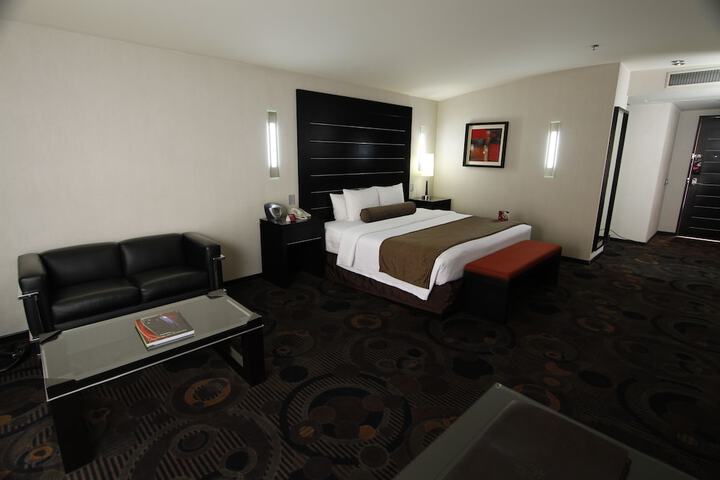 Room 13 of 78