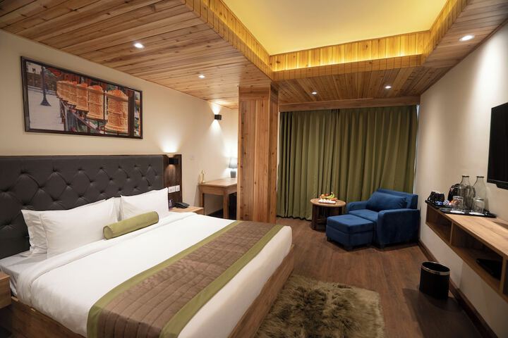 Room 8 of 40