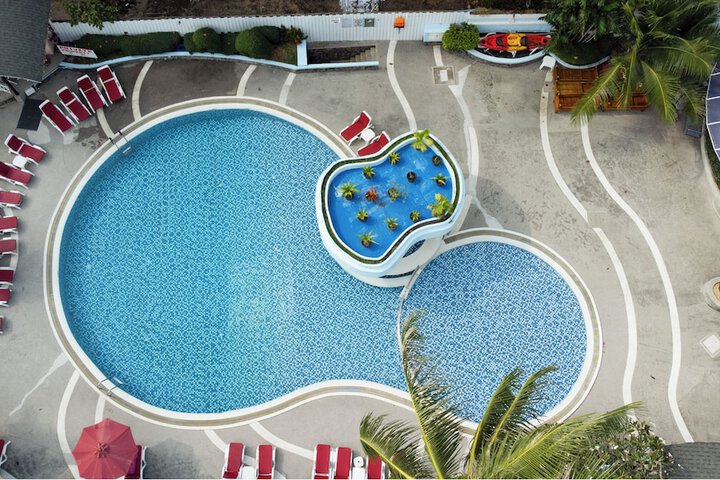 Pool 40 of 81