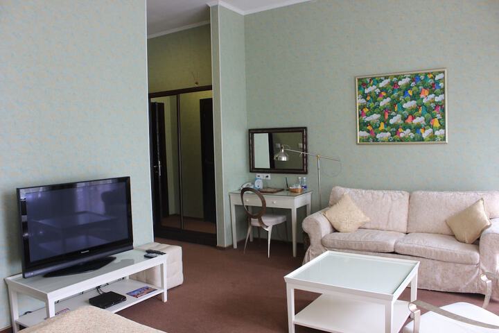 Room 7 of 11