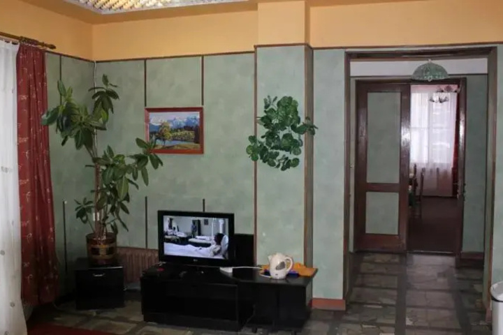 Room 12 of 12