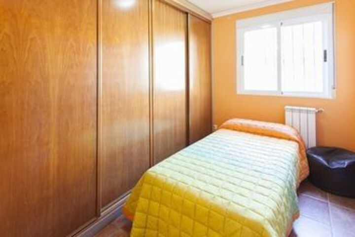 Room 6 of 11