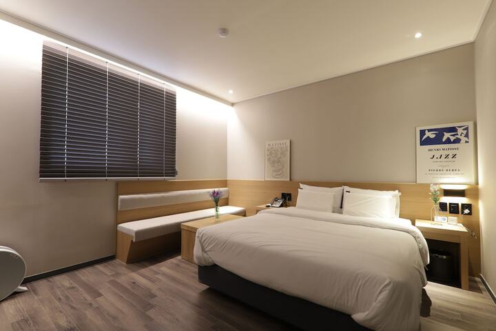 Room 15 of 64