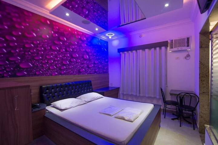 Room 2 of 4