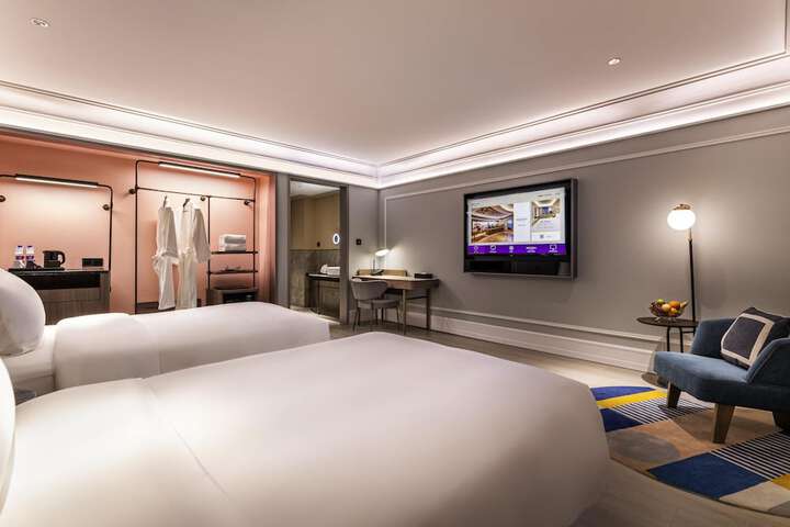 Room 29 of 52