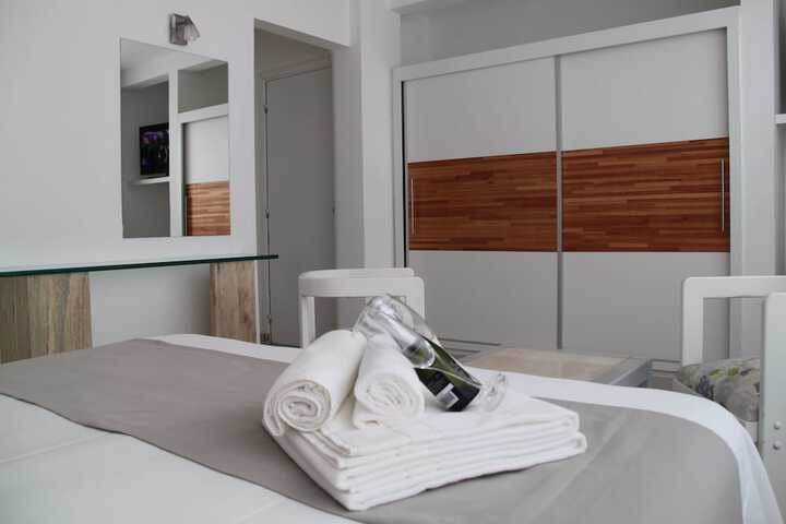 Room 15 of 102