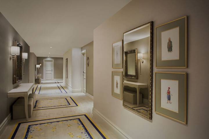 Ballroom/Hall 85 of 95