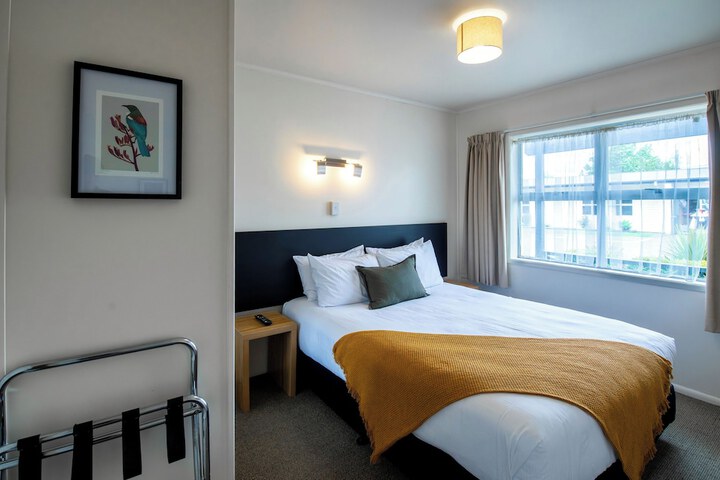 Room 7 of 107