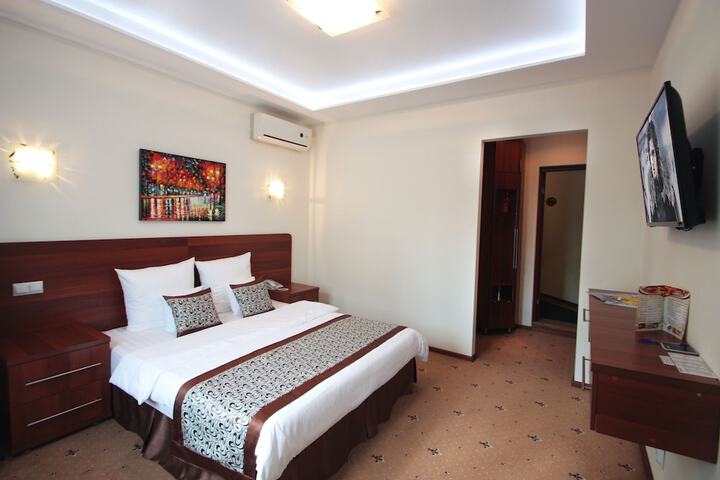 Room 7 of 38