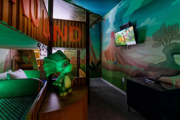 Room 10 of 23