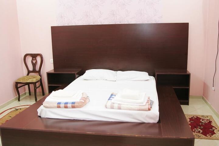 Room 9 of 21