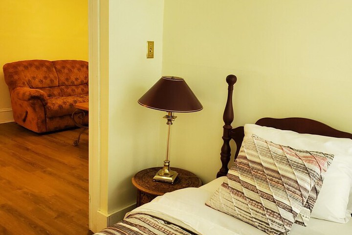 Room 74 of 163
