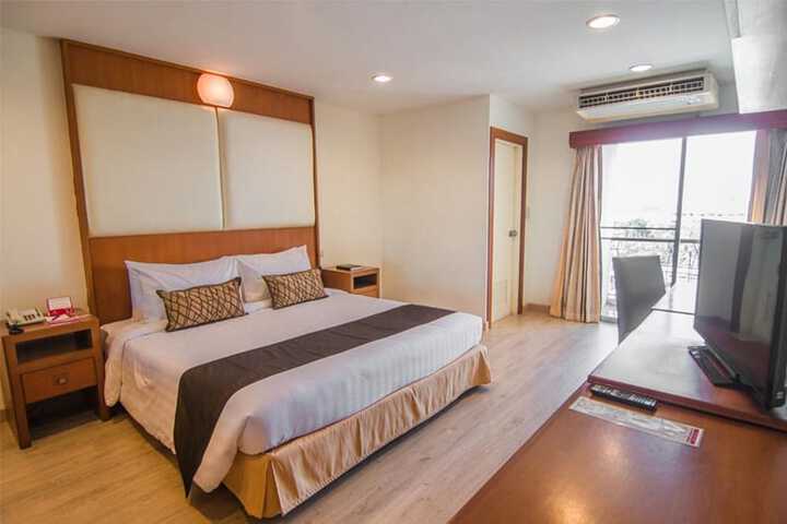 Room 17 of 44