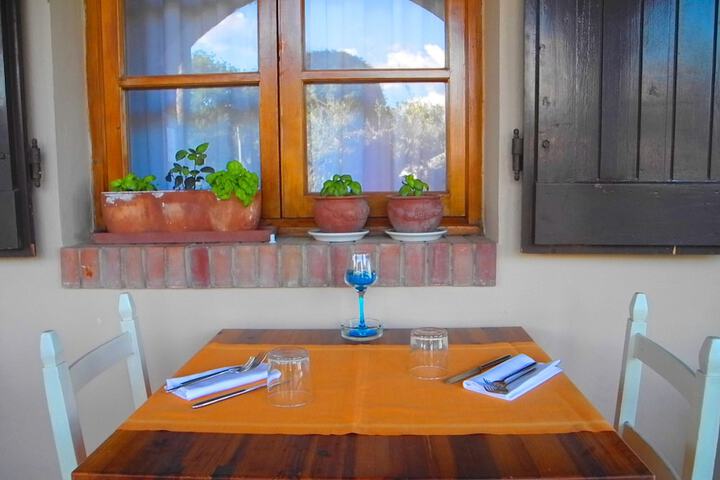 Dining 35 of 53