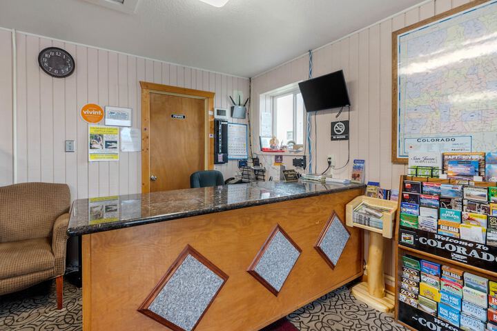 Breakfast/Coffee Service 21 of 24