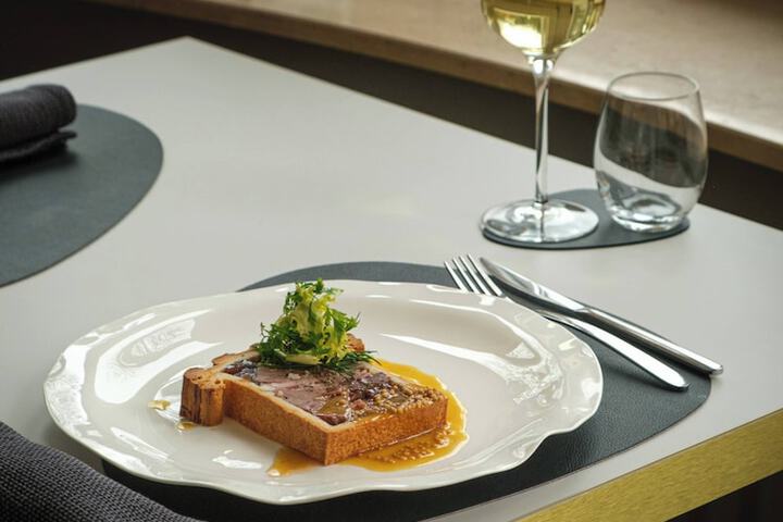 Dining 57 of 65