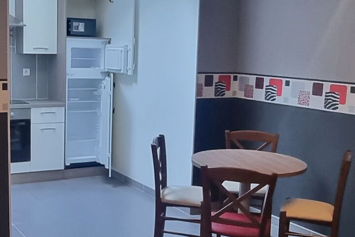 Room 5 of 6
