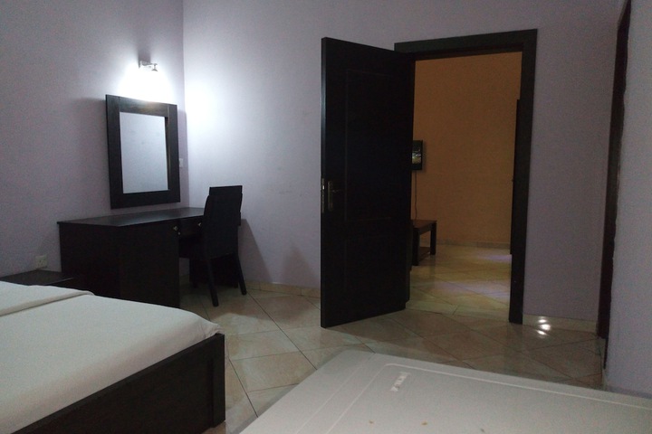 Room 16 of 27