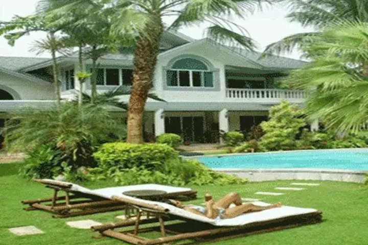 Pool 12 of 20