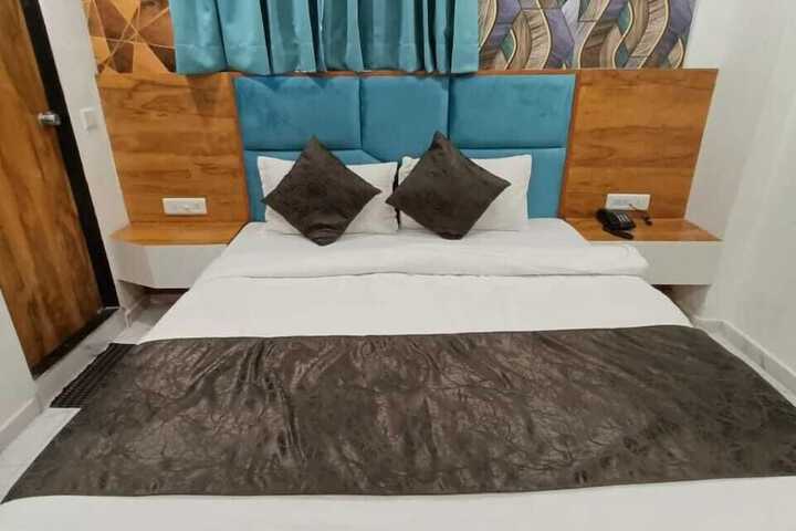 Room 8 of 45