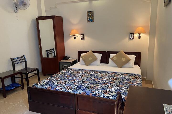 Room 12 of 43