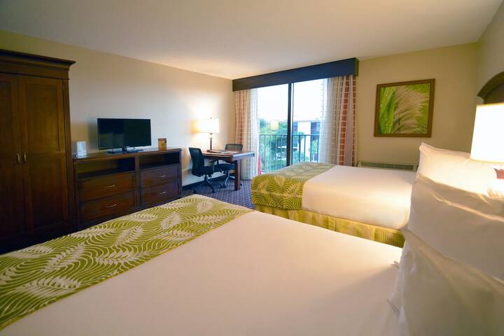 Deluxe Double Room with 2 Double Beds (13 of 17)