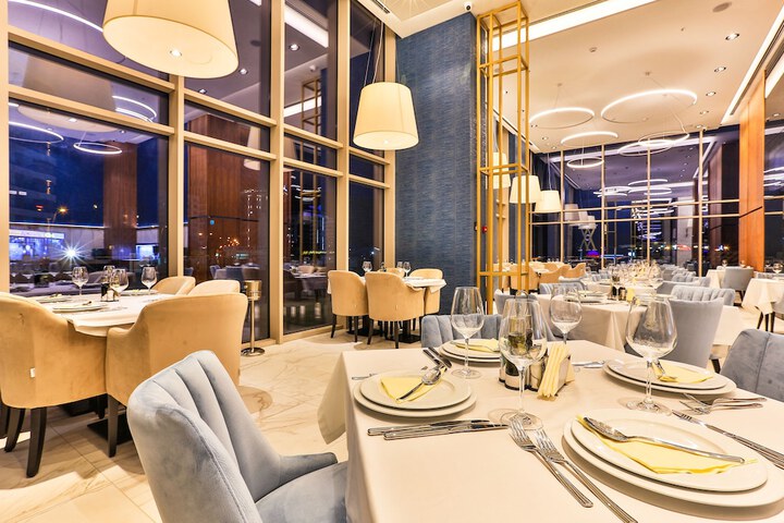 Dining 44 of 76