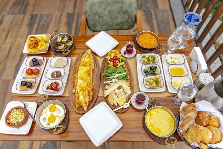 Breakfast/Coffee Service 72 of 102