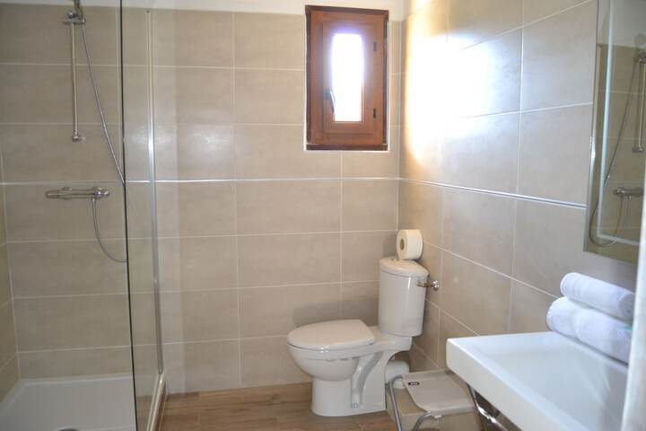 Room 12 of 34