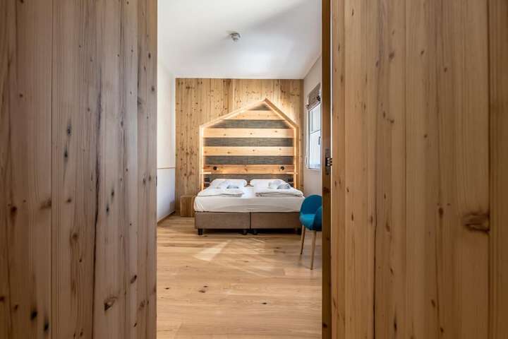 Room 18 of 84