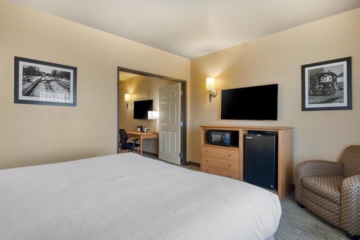 Room 27 of 52