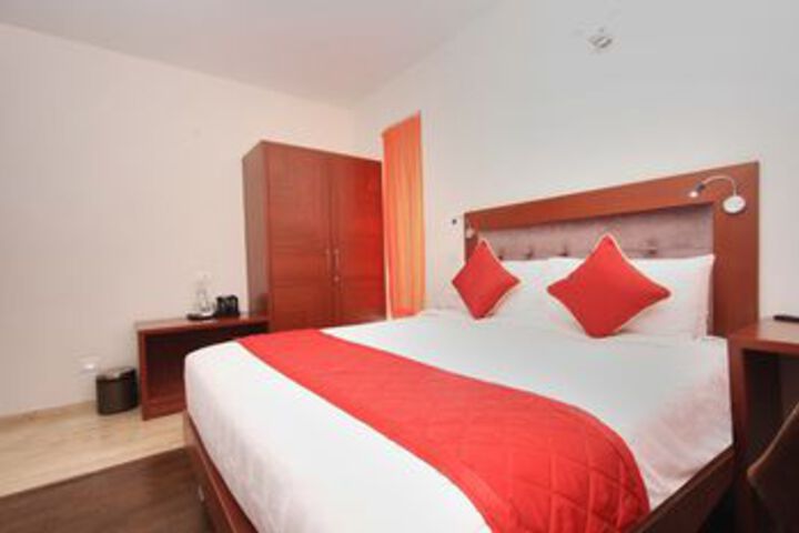 Room 4 of 19
