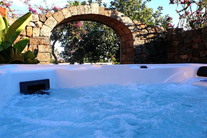 Jetted tub