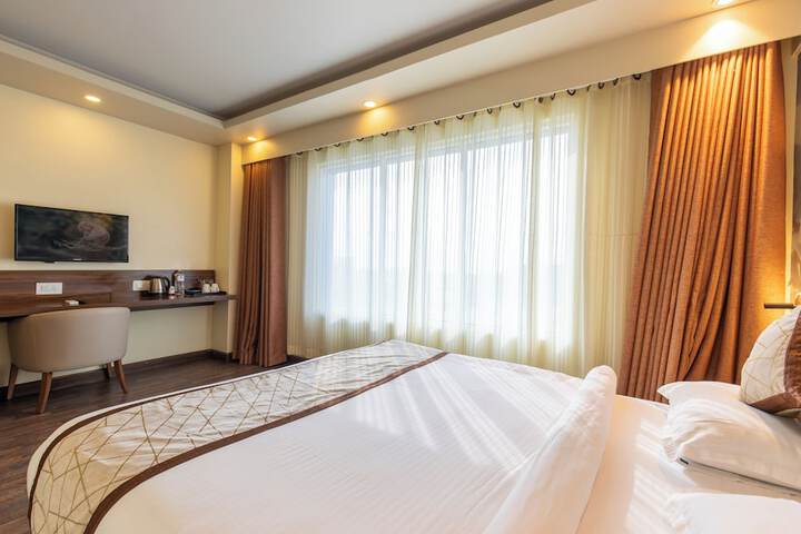 Room 10 of 36