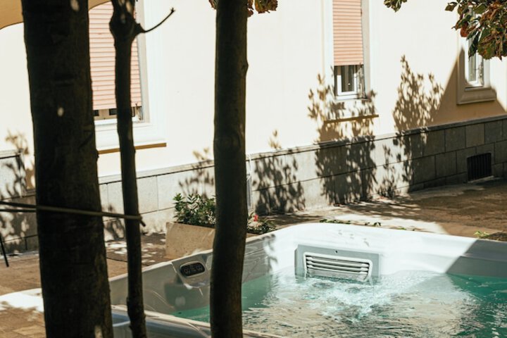Hot Tub 48 of 87