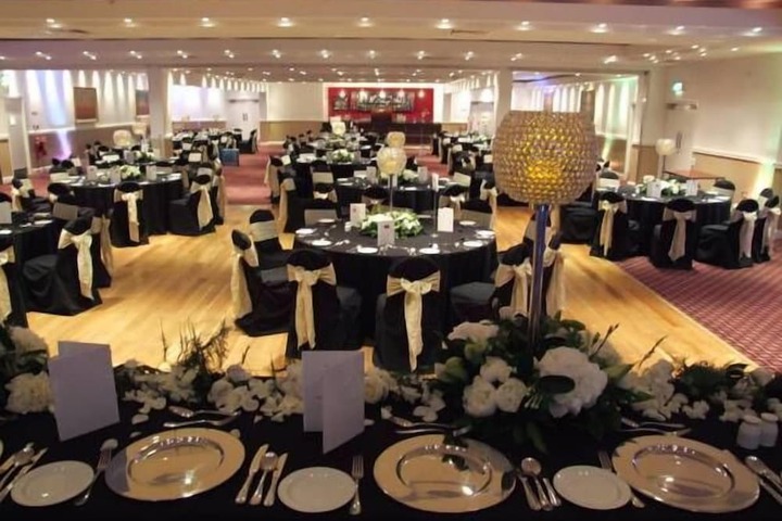 Ballroom/Hall 10 of 14