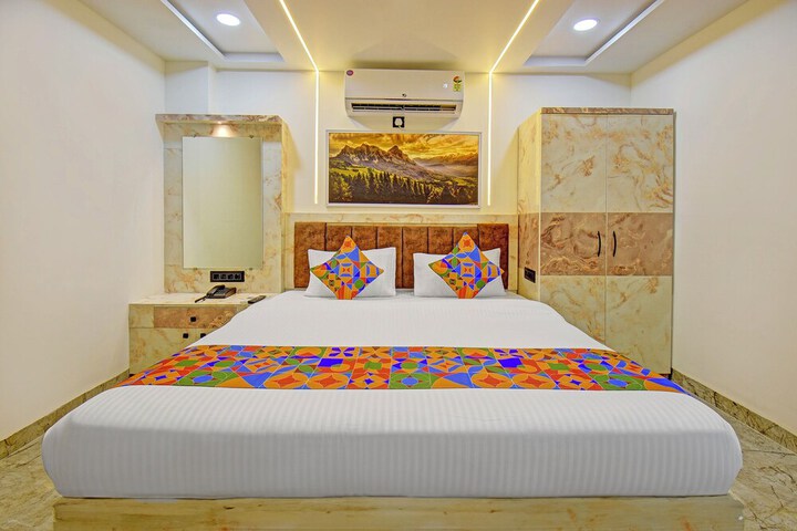 Room 16 of 32