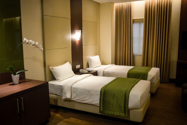 Room 18 of 113