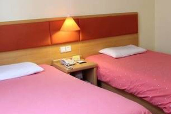 Room 11 of 29