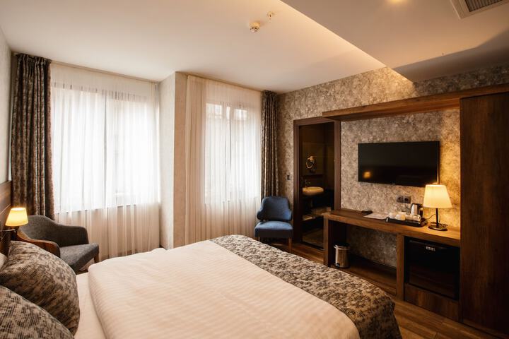 Room 8 of 58