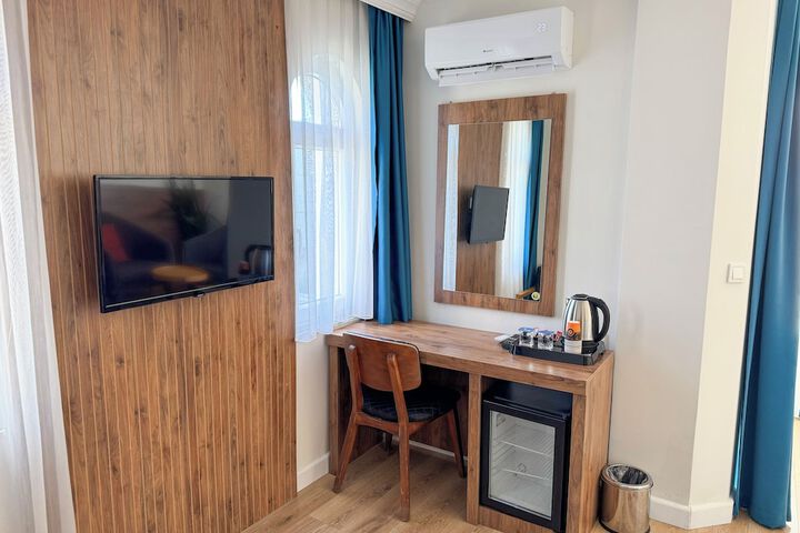 Room 7 of 30