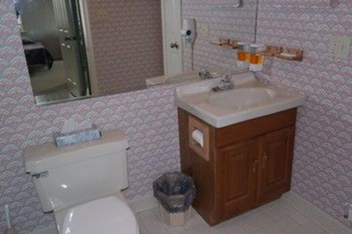 Room 3 of 49