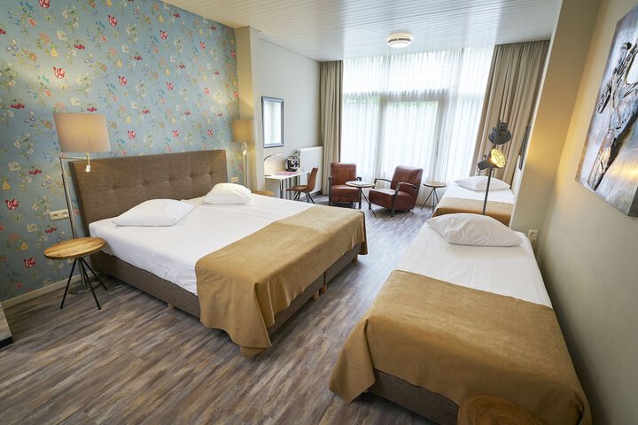 Room 34 of 107