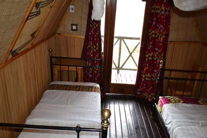 Room 9 of 30