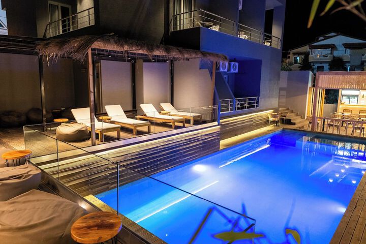 Pool 92 of 133
